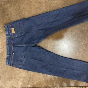 Wrangler Men's Deep Blue Relaxed Jeans